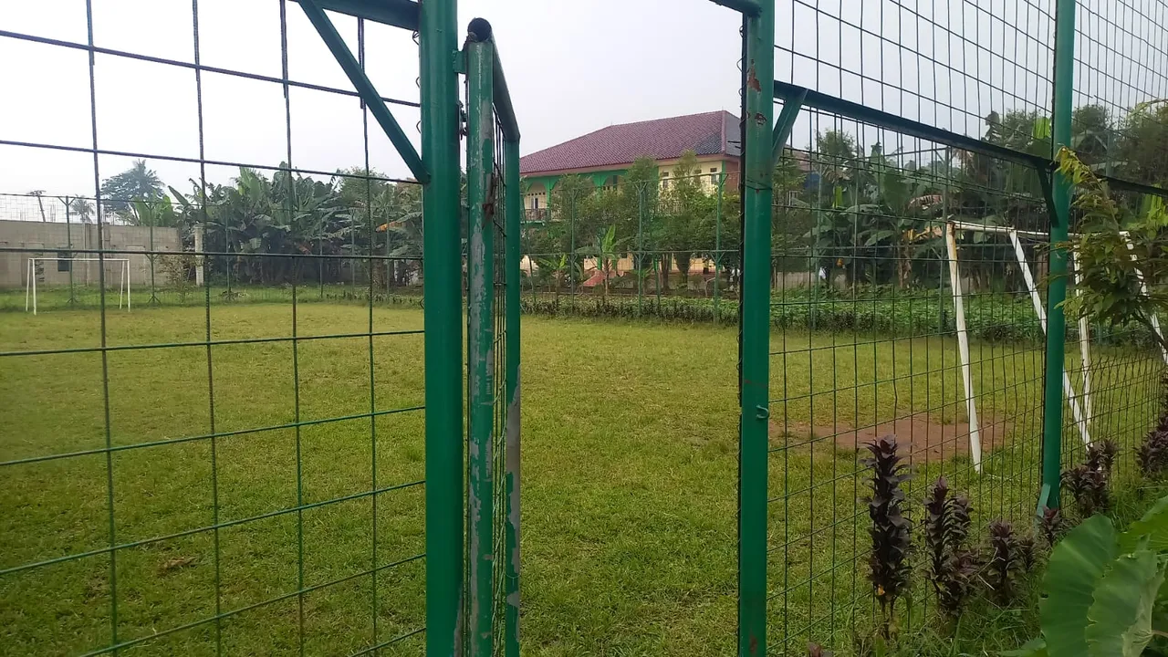 Area Olahraga & Kebun