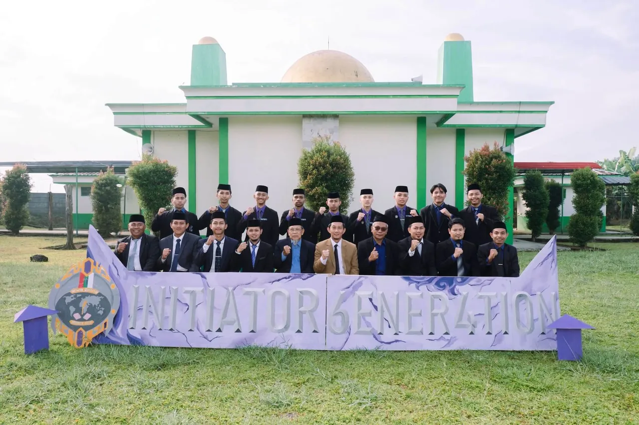 Dokumentasi wisuda akbar santriwati PPM Ibnu Ash-Sholah — foto 9