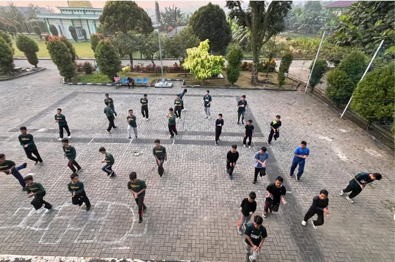 Kegiatan olahraga santriwan PPM Ibnu Ash-Sholah