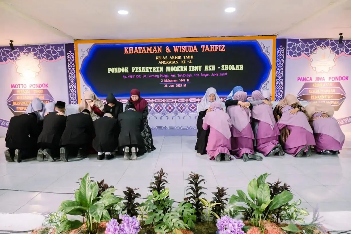 Khataman dan wisuda tahfiz santri
