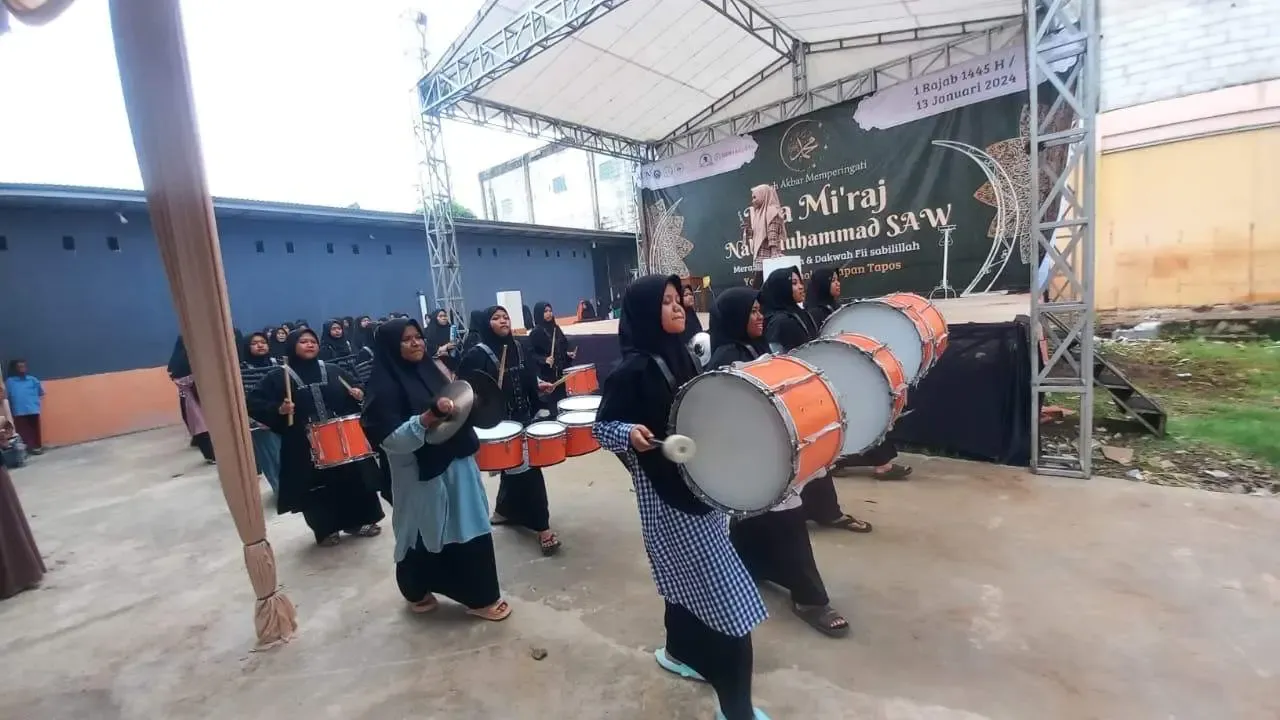 Marching band santriwati PPM Ibnu Ash-Sholah